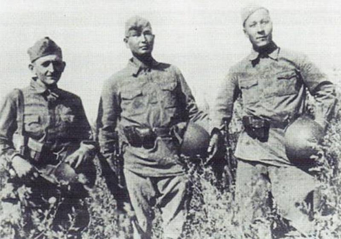 Переодетые в советскую форму диверсанты