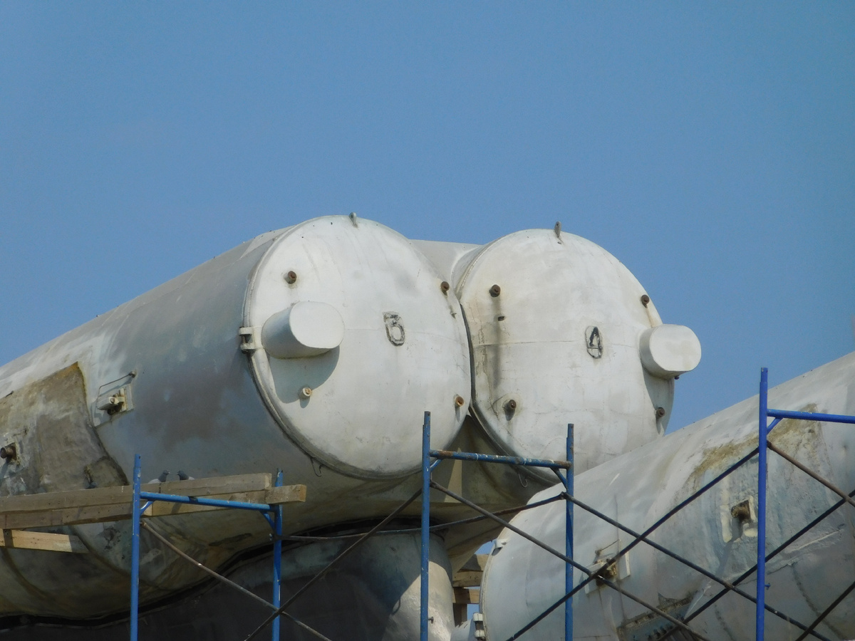 Ракетные отсеки экраноплана Лунь. Август 2025 года. Фото из архива По Следам Истории. Листайте дальше чтобы увидеть больше.