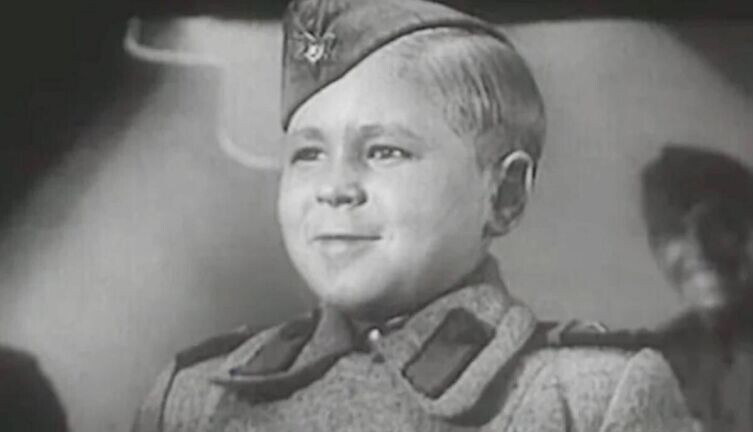     Кадр из фильма «Сын полка», киностудия «Союздетфильм», 1946 г.