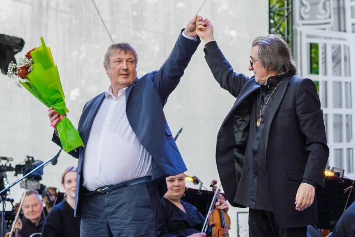    Пианист Борис Березовский и Юрий Башмет.