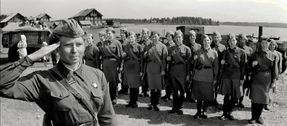 На съёмках фильма "А зори здесь тихие"