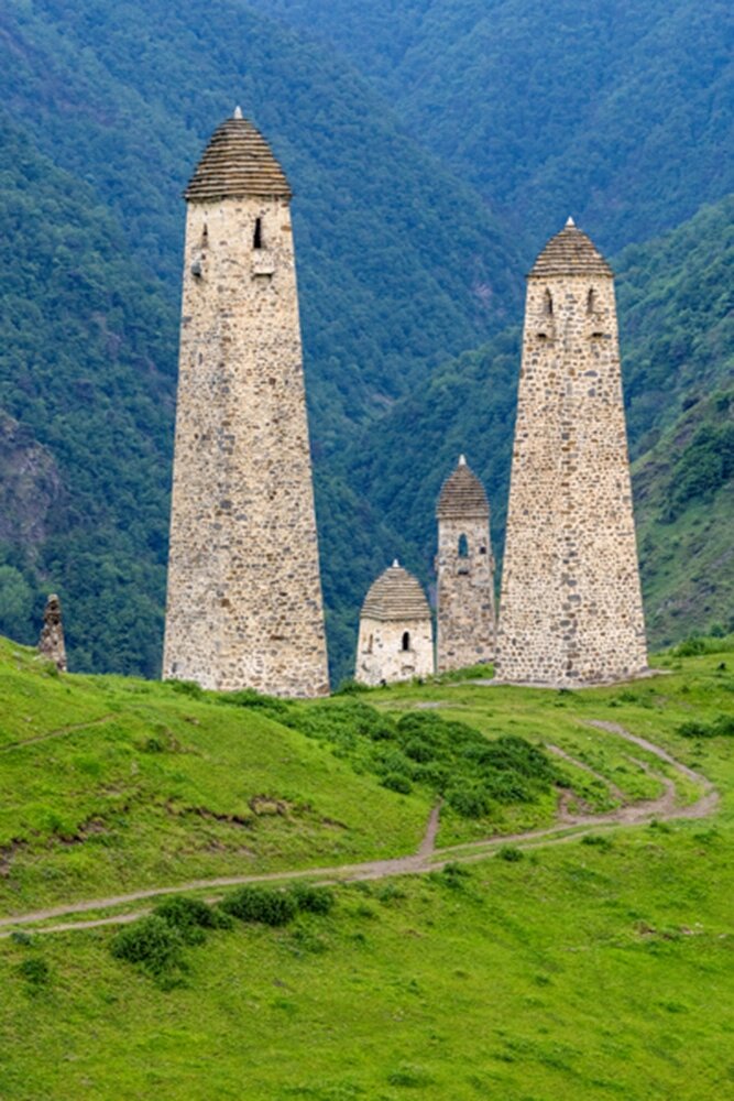    Каменные стражи. Фото: Геннадий Юсин