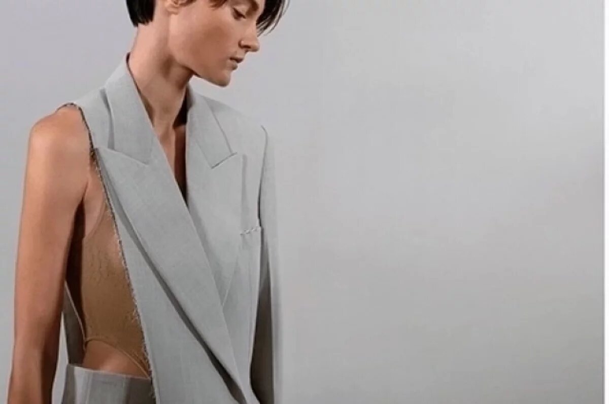    На мировых подиумах появились новые неожиданные тренды.