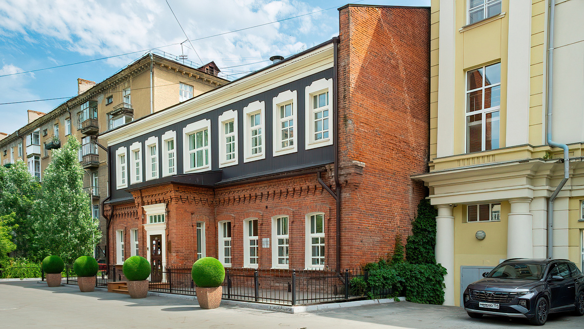 Дом по ул. Потанинская, 10а. Новосибирск. Фотография - www.openmainphoto.ru