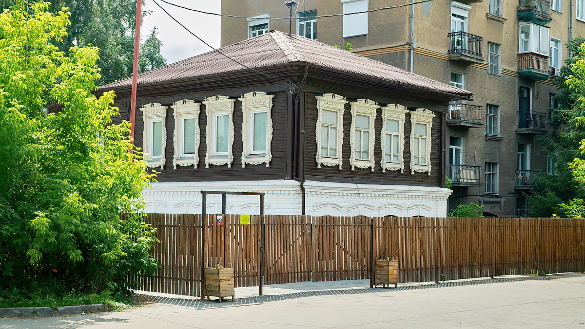 Дом Д. Е. Барабанова по ул. Потанинская, 14. Новосибирск. Фотография - www.openmainphoto.ru