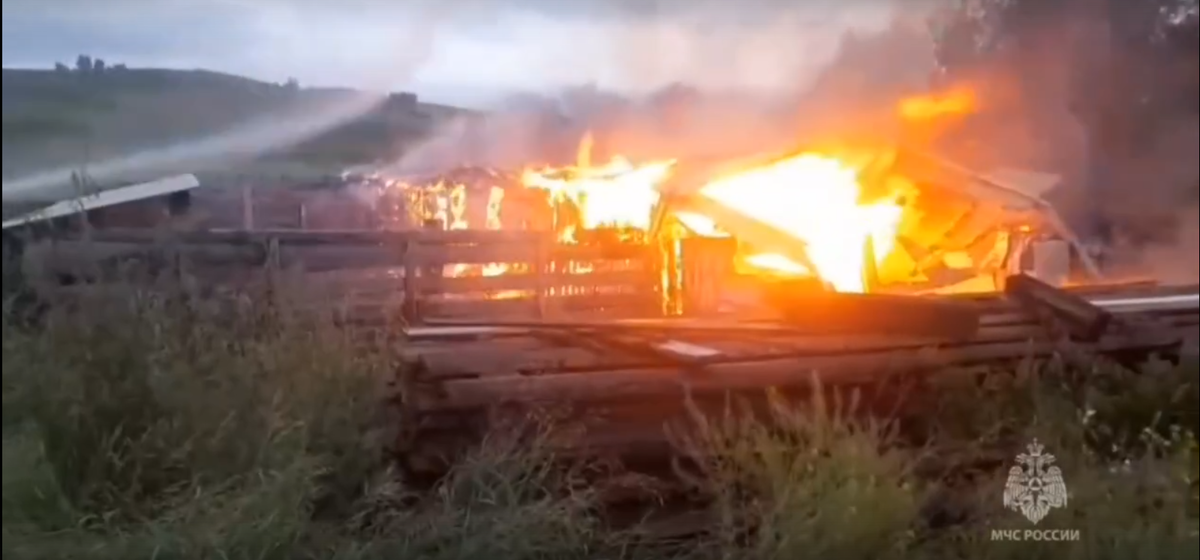     47 куриц сгорели при пожаре на юге Красноярского края