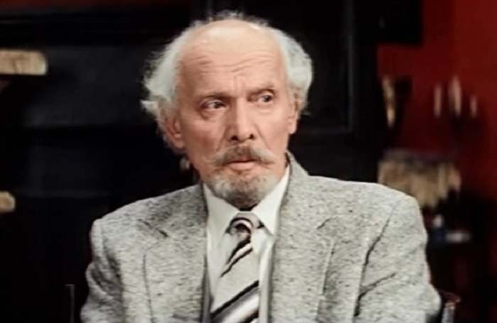 Вацлав Дворжецкий в фильме "Конец операции "Резидент"