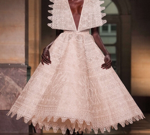 Платья для принцесс! Началась кутюрная неделя в Париже, смотрим, что на подиуме есть красивого!