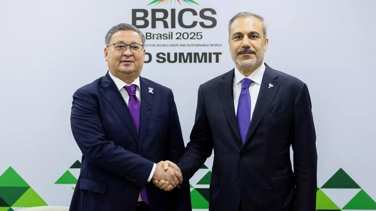 Глава МИД Казахстана Нуртлеу и глава МИД Турции Фидан © Photo : МИД РК