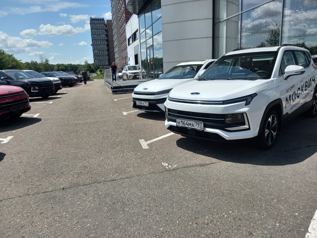 Среди подешевевших моделей преобладают новые кроссоверы.