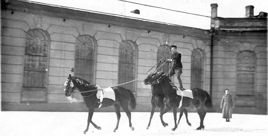 Юнкер эскадрона, до 1890 г. (здесь в качестве иллюстрации)