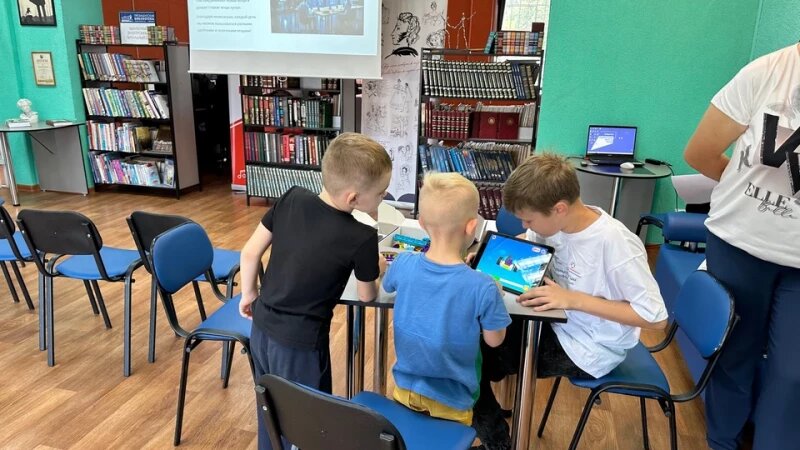     Дети смогут познакомиться с основами столярного дела, создавать модели, собирать конструкции и учиться работать с деревом. «ЦОИ «Равные возможности»