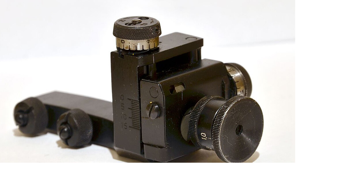 Диоптрический (кольцевой или апертурный) прицел.