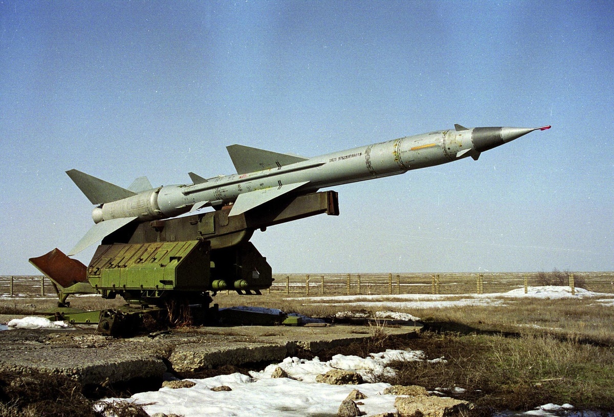    В 1959 году на вооружение советской армии был принят передвижной зенитный ракетный комплекс С-75, который в дальнейшем постоянно модернизировался. Главным его преимуществом была мобильность: комплекс можно было транспортировать в любую точку на автомобиле, по железной дороге и другими способами / Legion-Media / PhotoXPress.ru / Дюрягин Михаил