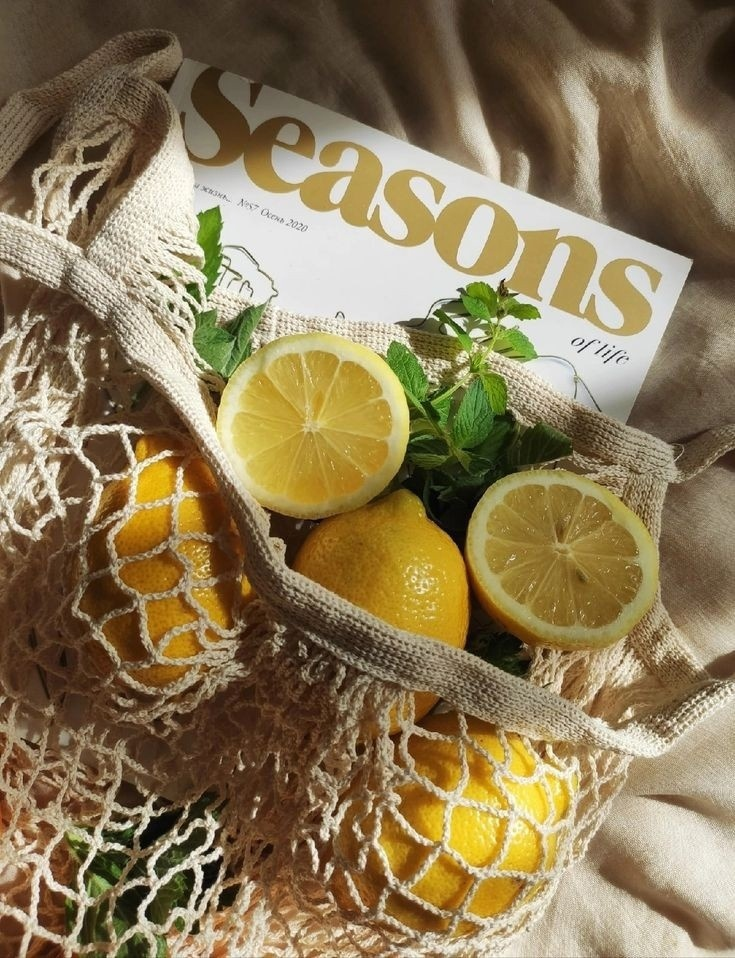 Фото - сеть. И да, лимоны для меня - как признак счастья в том числе. Лета. И радости