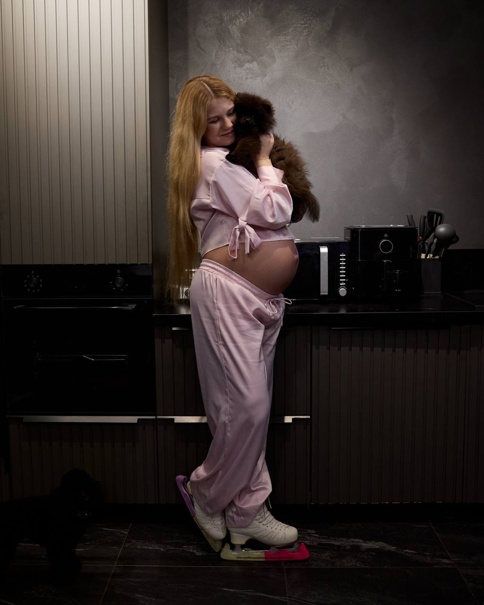 Трусова и ее новый питомец. Фото: ТГ-канал Александры Трусовой.