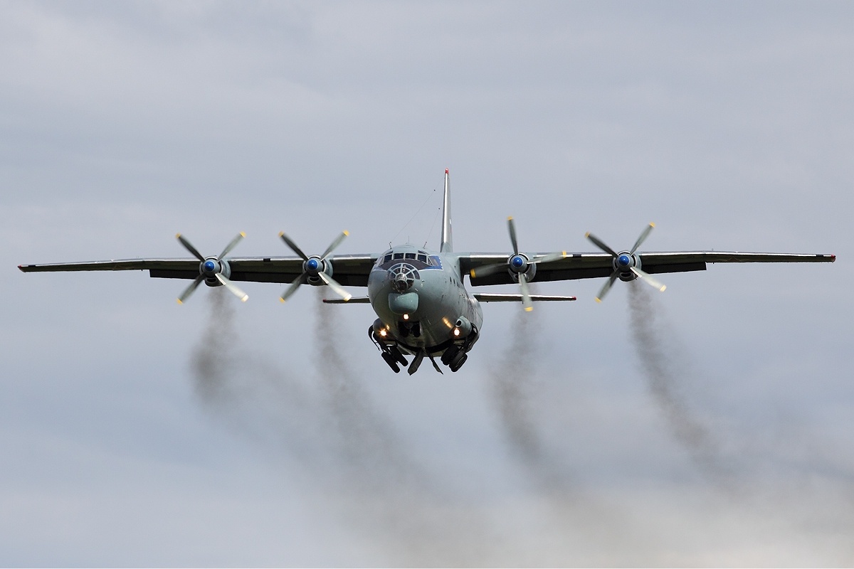 Ан-12 в полете. Источник фото: By Maxim Maksimov - http://www.airliners.net/photo/Russia---Air/Antonov-An-12BK/2153369/L/, CC BY-SA 3.0, https://commons.wikimedia.org/w/index.php?curid=21136369