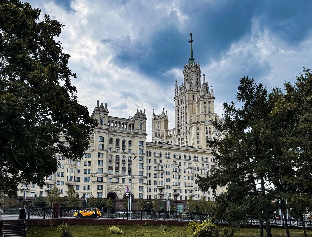 Высотка на Котельнической набережной. Фото автора