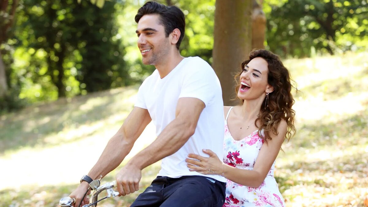 кадр из сериала "Расскажи мне, как любить"