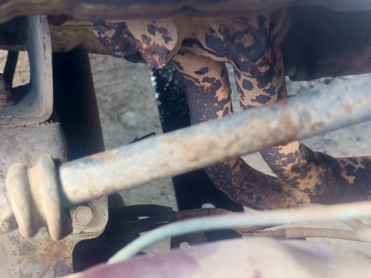 Вот там видно блестит