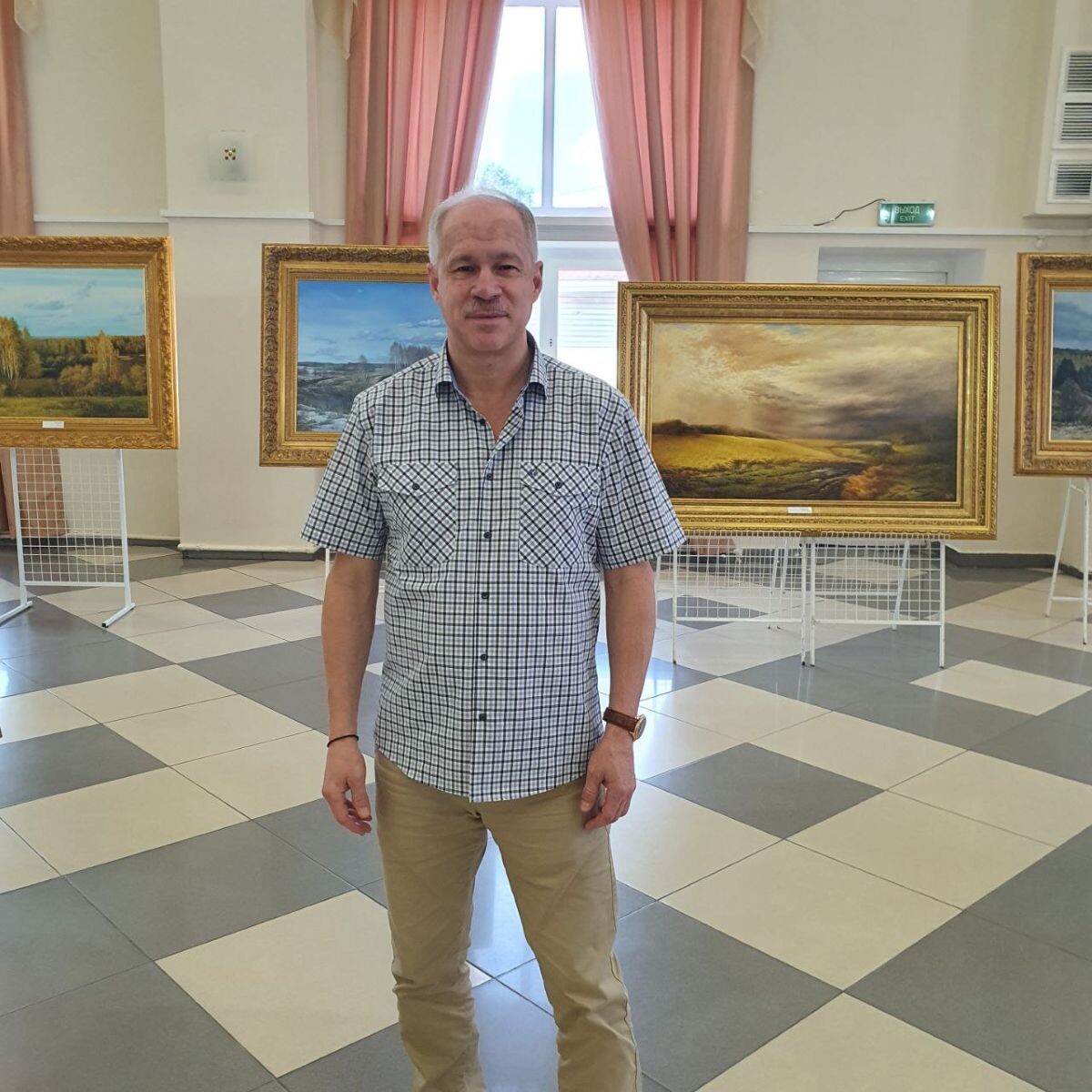 Листайте вправо, чтобы увидеть больше изображений