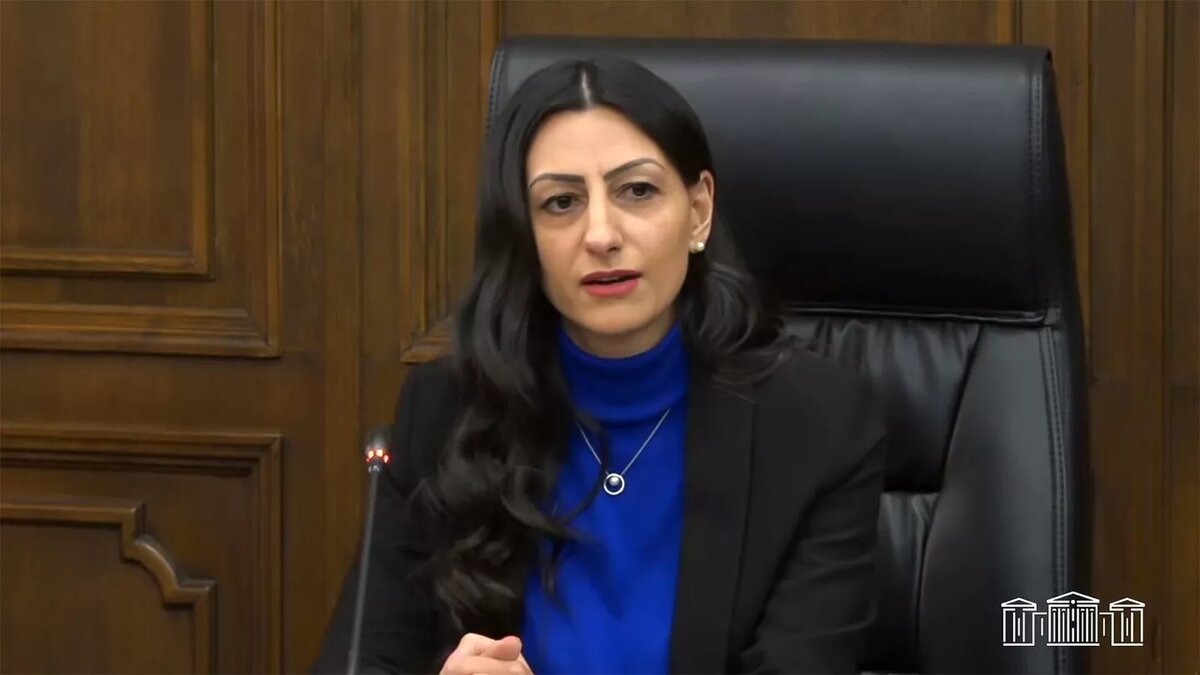 © Photo : press office of the Parliament of Armenia
