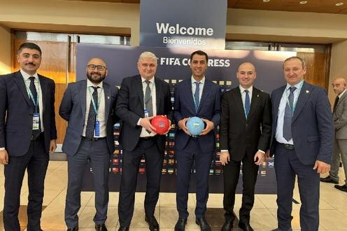 Представители футбольных федераций Азербайджана и Узбекистана. Фото с сайта ufa.uz