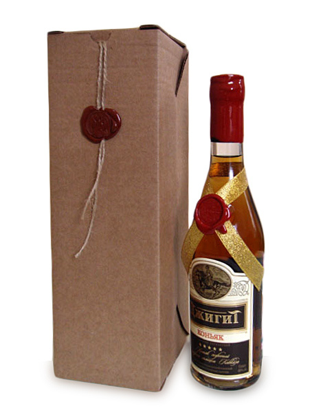 Подарочный алкоголь в тубусах с персонализацией