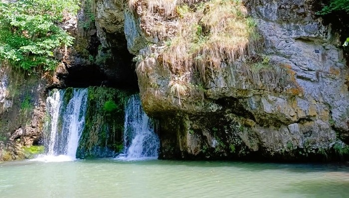 Куда поехать? Достопримечательности Башкирии. Водопад Атыш. Фото: Андрей Попов