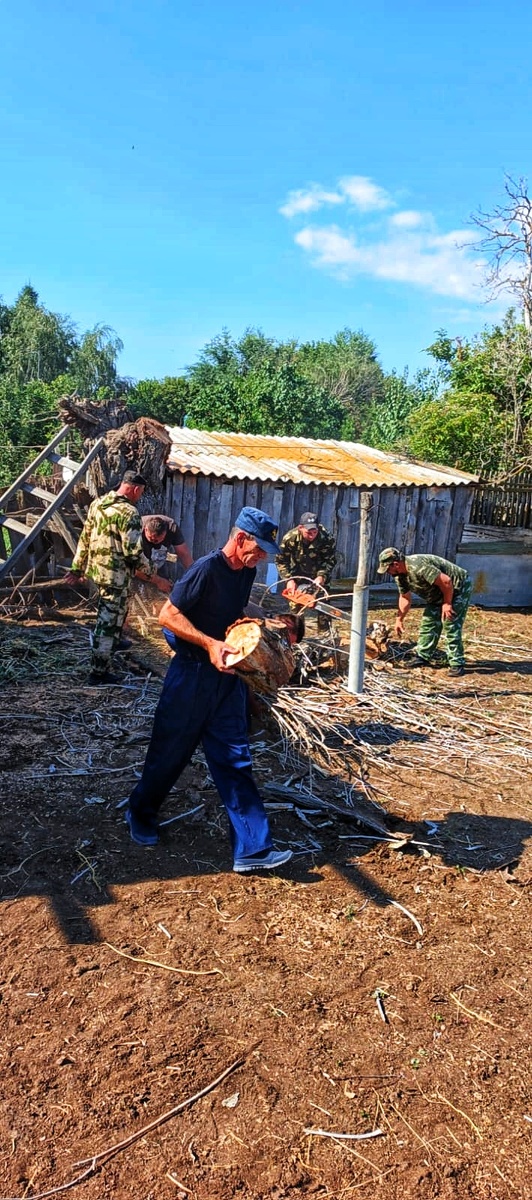 Огнеборцы "Волгоспаса" оказали помощь семье участника специальной военной операции