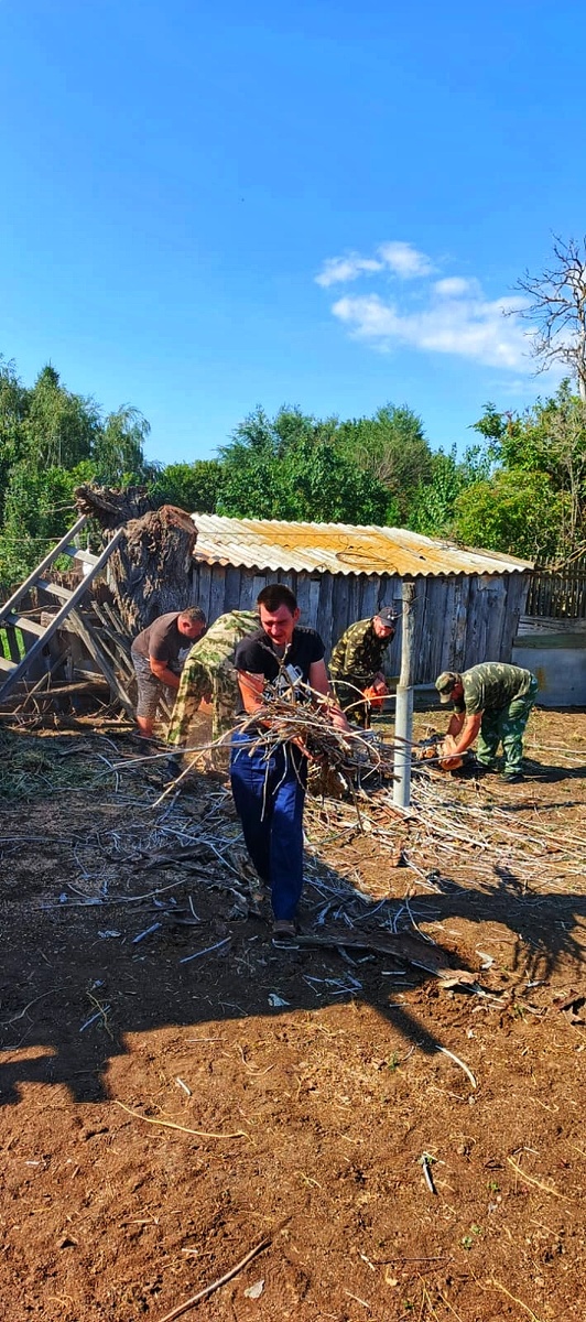 Огнеборцы "Волгоспаса" оказали помощь семье участника специальной военной операции