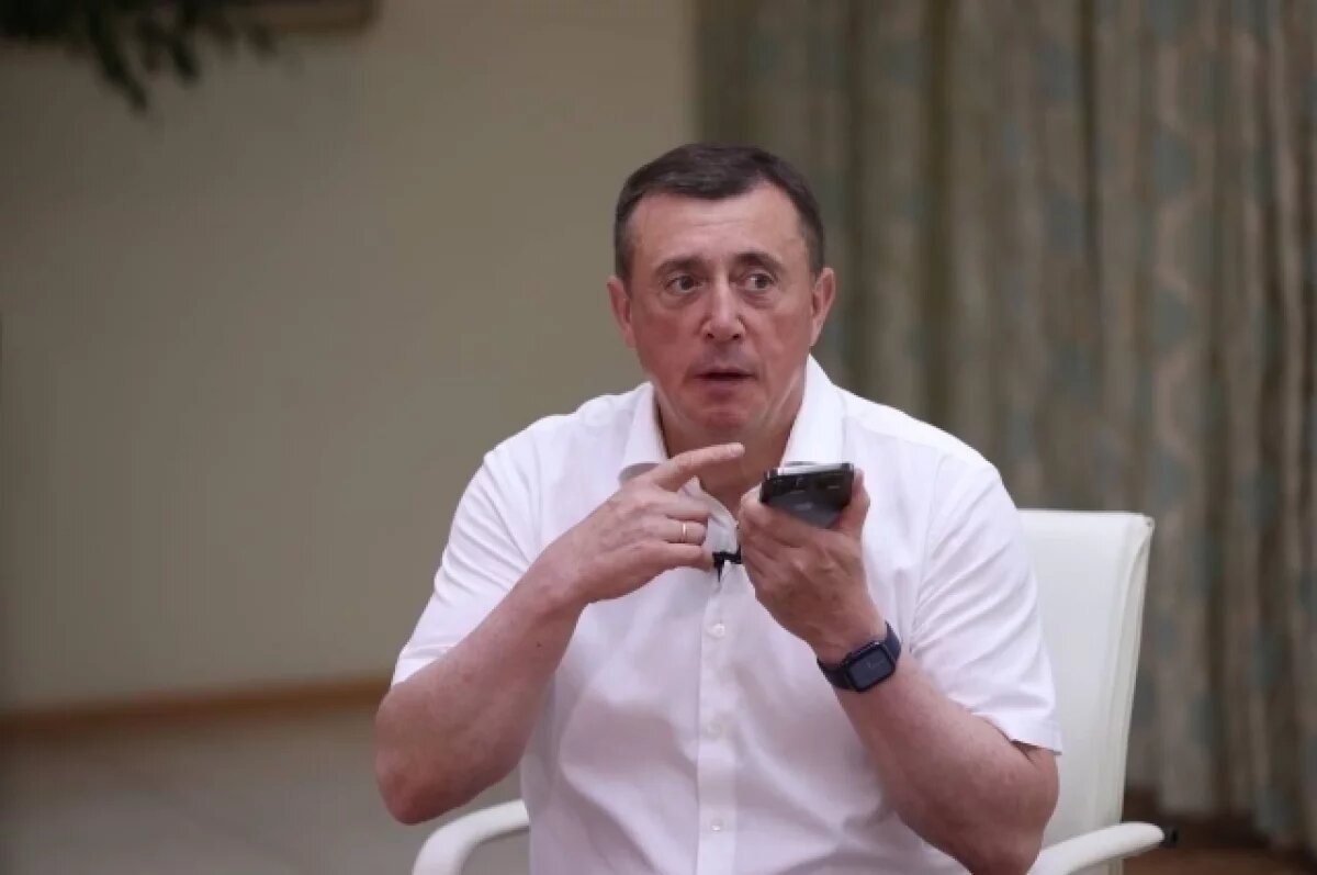    Губернатор Сахалина обещал разобраться, если увидит неубранный двор