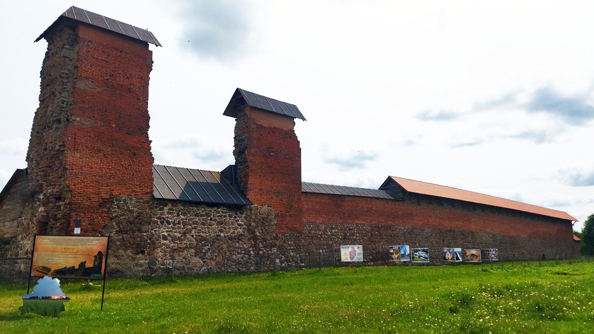 Общий вид на Кревский замок в 2025 году