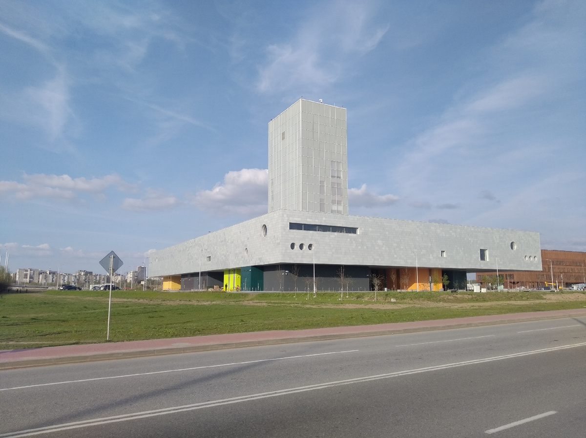 Quadrato-mostruoso, или "палец". Листайте