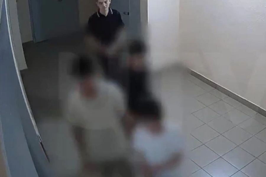 Скриншот видео.