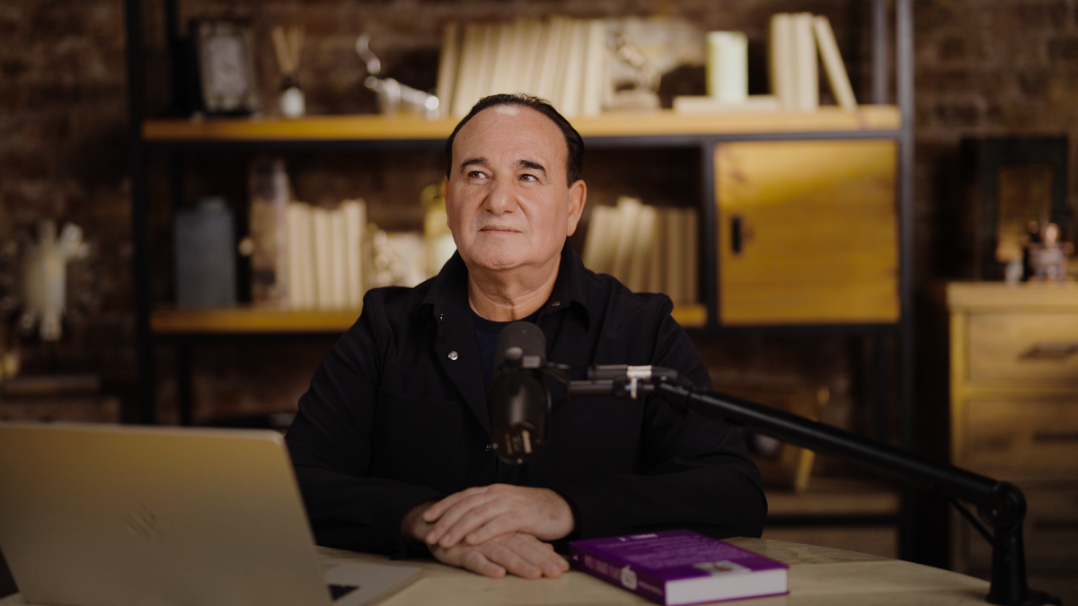 Рушель Блаво - врач психотерапевт.