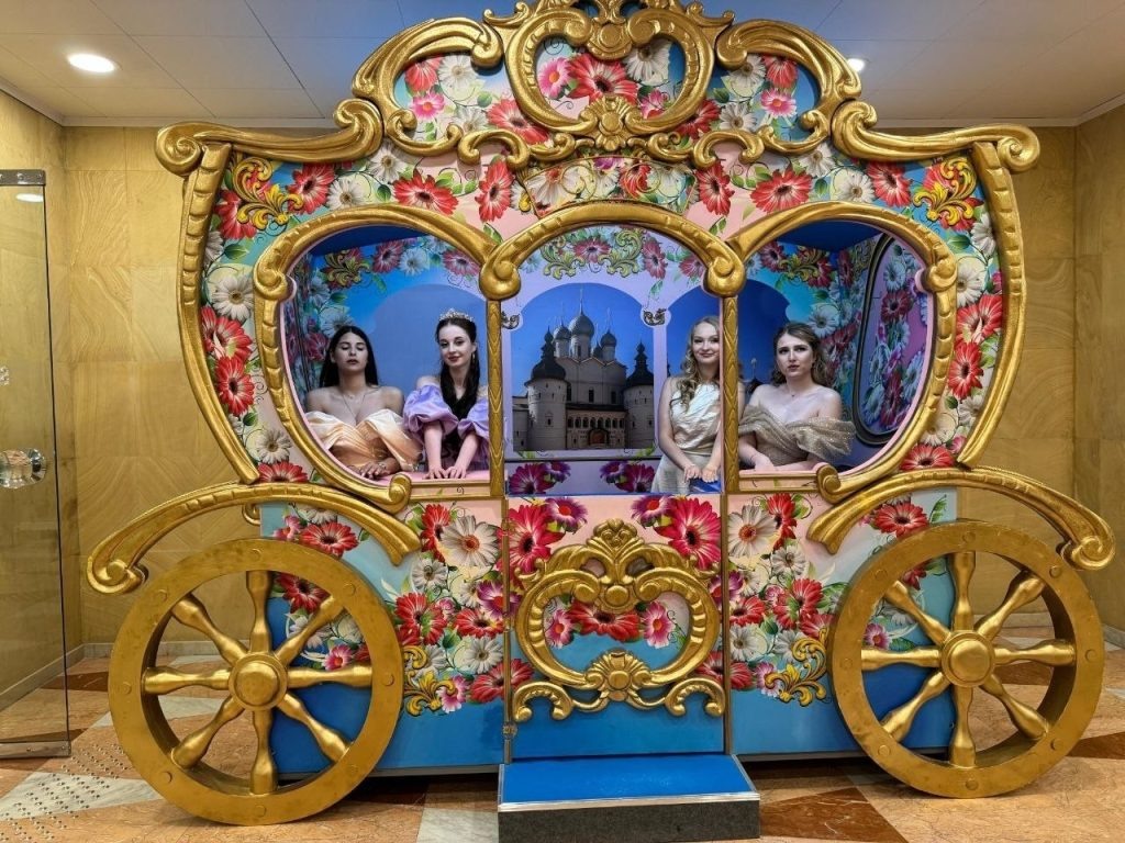 Листайте вправо, чтобы увидеть больше изображений