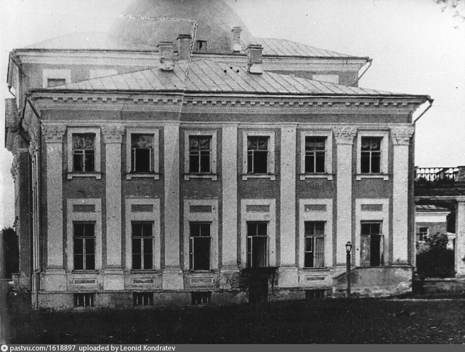 Главный корпус в 1915 году. Источник: https://pastvu.com