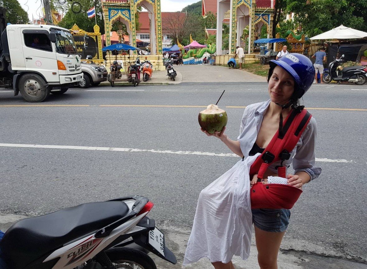 Дочери 5 месяцев. Тайланд. Рюкзак-переноска для удобства передвижения с грудным ребенком.