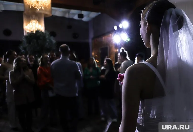 Молодоженам не рекомендуют экономить на техническом оснащении
Фото: Размик Закарян © URA.RU