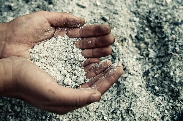 Зола — это ценное удобрение для почвы.