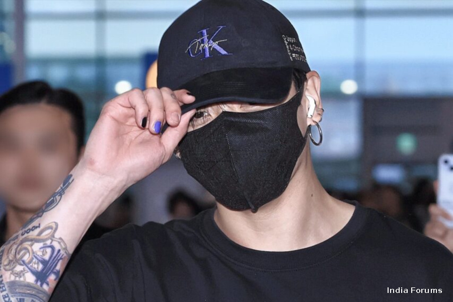 Чонгук перед вылетом в США