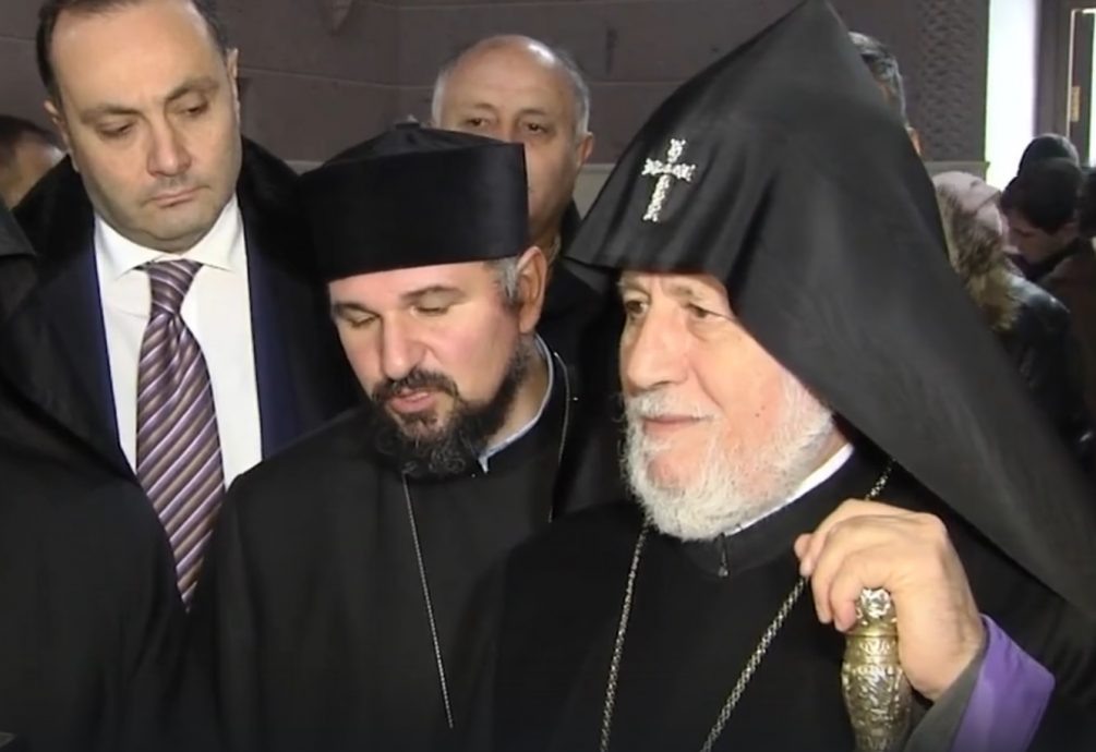    Гарегин II, крайний справа.