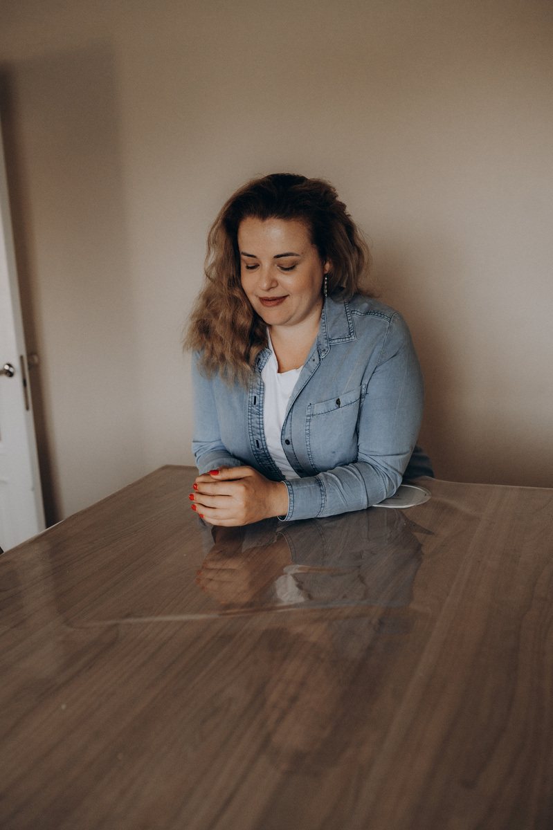 Злиться, раздражаться, уставать — это не признак плохой матери. Это признак того, что мама слишком долго молчала о себе.
