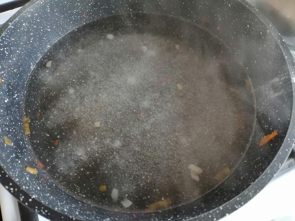 Залила кипяток и насыпала соды