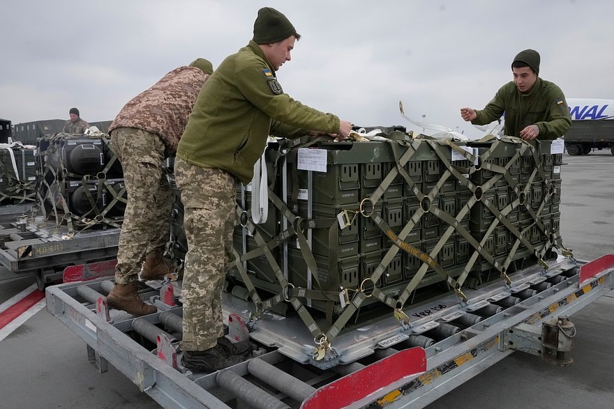    Фото: Efrem Lukatsky / Reuters