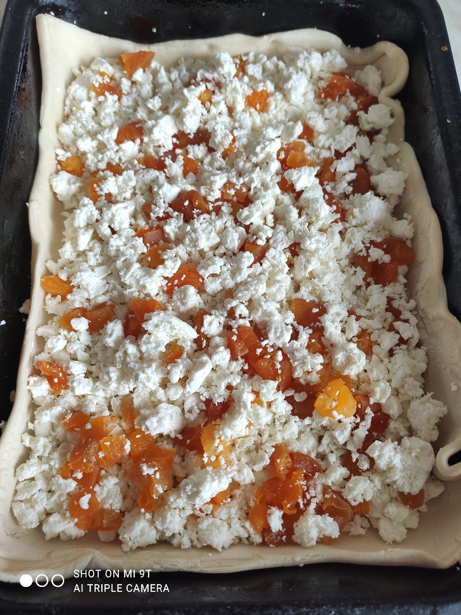 Пирог в процессе приготовления 