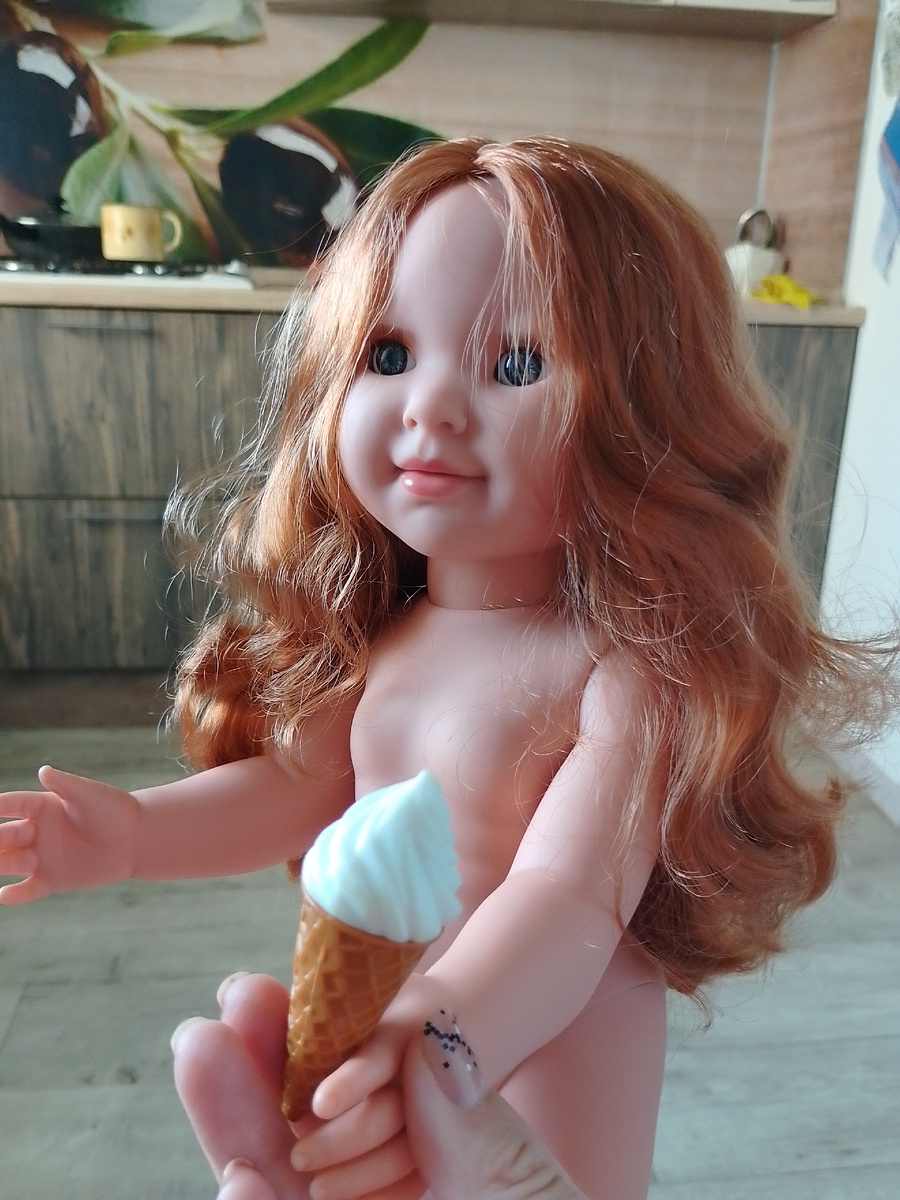 Приехала кукла.