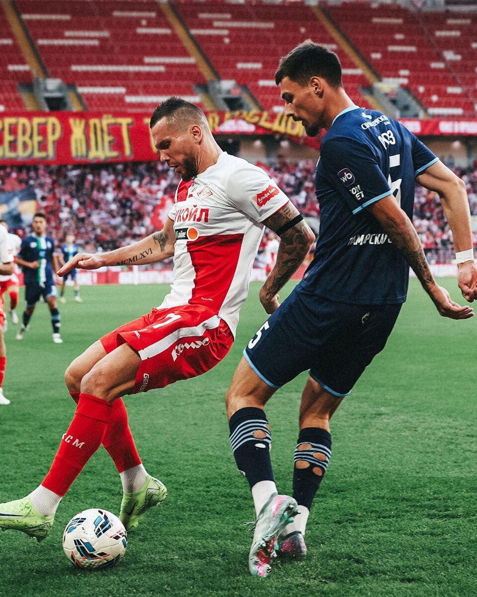    «Спартак» давно так много не уговаривал игроков на переход в команду. А надо ли?Александр Владыкин