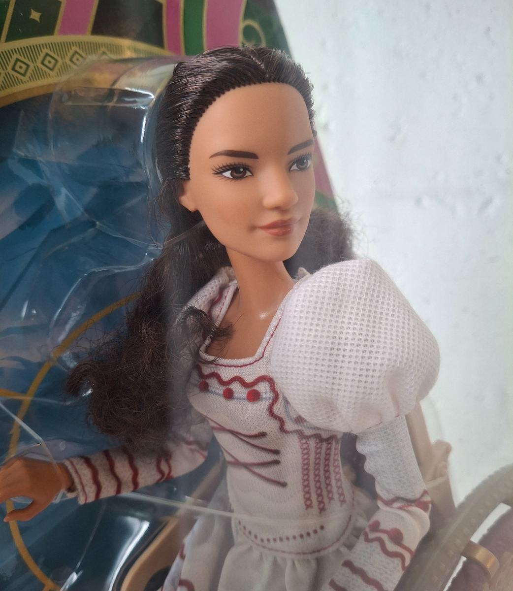 Барби Нессароза из фильма Злая 